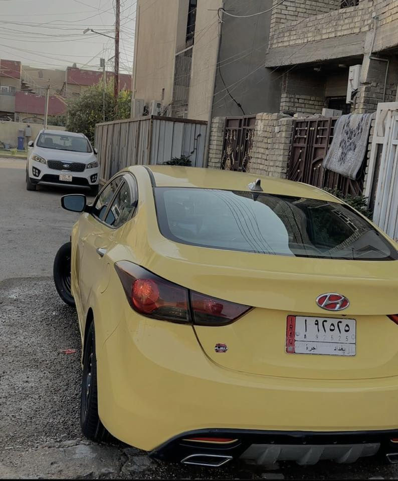 السلام عليكم 
للبيع النترا موديل2011 ليبل واحد بدون تبديل صور حادث ماعندي يعجبك تفحص يعجبك توديها سونار 
محرك مفتوح (بيهه صوت رواجز والرواجز موجودات بالصندوك بعدني مشادهن)
تخم تاير جديد باتري جديد 
يرادلهه ترتيب حداديه 
السعر 87وبيهه مجال بسيط حك الجيه 
مكاني بغداد حي الجهاد ***********
