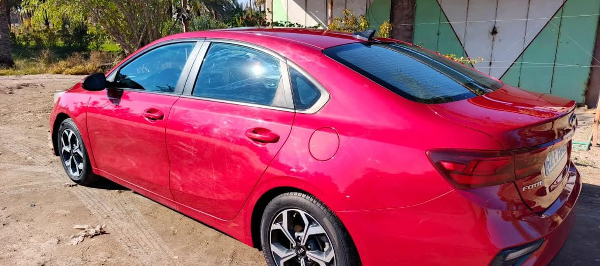 السلام عليكم فورتي للبيع 2020 فول1/1عده البصمه والفتحه  امريكي سونار موجود سعر 145 وبيها مجال موجوده بابل***********
