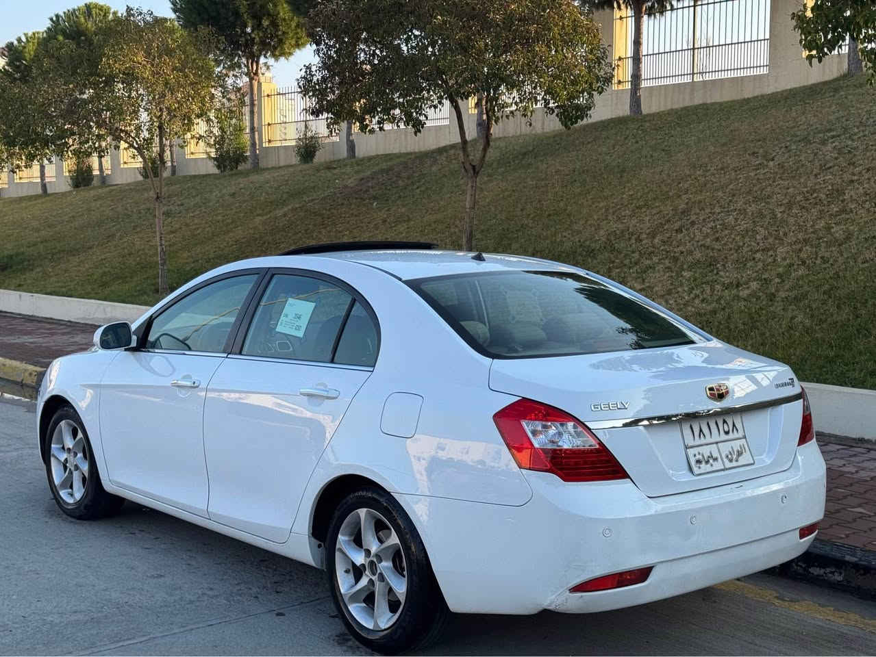 جیلی ئیمیگراند ٧ فوول مواسەفات
١ پارچەی بۆیاخە بێناو گرتن
فوول فوول مواسەفات
گێڕوو مەكینە بەشەرت
سەنەوی بەسەر چوە بەنـــاوی خۆمانەوەیە
٤ تایەو ویلی بیلادی لۆك
تەقەو ڕەقەی هیچ تێدا نیە
سەیارەكە وەك ڕەسمەكان جوانە
ساردی نیە چەن چاڵێكی هەیەو تەواو
شوێن:سلێمانی
ژم:***********
نرخ:٦٤ گەڵاو معامەلە السليمانية, العراق
