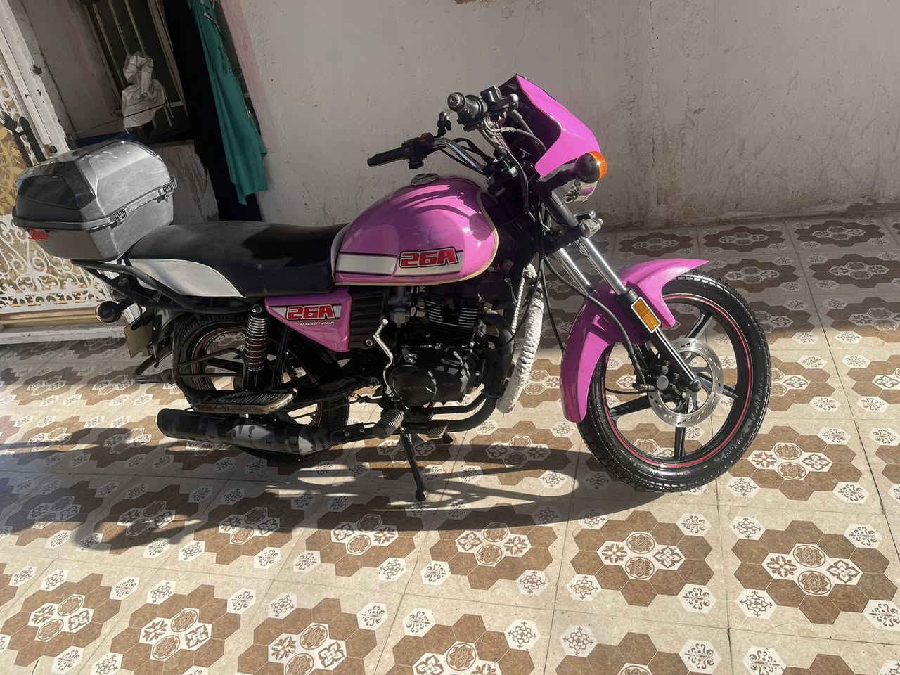 سلام عليكم 
دايوان نفخ فحل
موديل 2021
أوراق صولي مو ستنساخ 
مكفوله من كلشي دراجه حلوه 
محرك 200مامفتوح 
سعر1300 بيه مجال حك جيه
مكان صويره
رقم ***********
