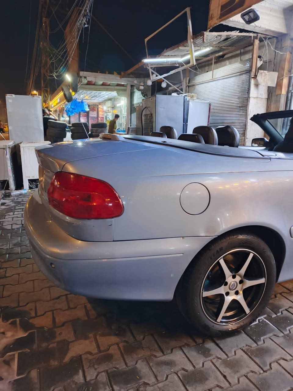 السلام عليكم فالفو مديل 2005 كفاله عامه بيها فقط جاملغ رش بدون معجون اثر جراد حدادية تبريد ثلج محرك ستوني شاده محرك خمسه سلندر السياره جديده كهربائياتها كلها شغاله 
السياره موجوده بالنجف السعر 48 

للاستفسار/***********
