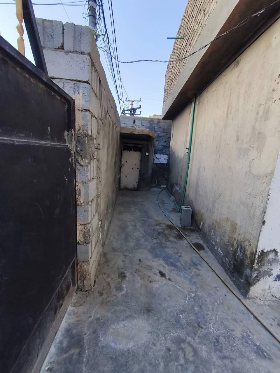 [[بسم الله الرحمن الرحيم]]
🏡     🏘      🏚 

#يوجد_بيت_للبيع

#العنوان  الفلوجة 
#المنطقة الجولان الثانية  // خلف المدرسة 

✅المساحة :200م
⬆️ الوجة : 10م
🏞️النزال : 20م
 
غرف 2
استقبال 
صالة
مناور 
مطبخ
صحيات 
الارضية صبة

                       #بناء 🧱 : بلوك 
      
     #شارع 🏞️⬆️⬆️ : 8 م 

  #السعر_محدد_من_قبل_البائع 
    
        
        ⚖️⚖️   نوع الملك : طابو زراعي سند 25   🏙 

            #السعر💰💸:  30 مليون وبي مجال قليل

__________________________________

للأستفسار⛔🖲️ : مراجعة 
🥇#مكتب_الرافدين_للعقار 🥇
العنوان شارع المنجزات تقاطع جامع التقوئ مجاور محطة المتميز المركزية لغسيل السيارات 🚗🚖
__________________________________

#ملاحظة//📋📑 اذا لديك عقار تريد تعرضة للبيع او تريد تشتري عقار قم بمراسلة الصفحة او اتصال على لارقام الموجودة+ واتساب
            
         #للأتصال_او_واتساب 📞  ***********
         #للأتصال_كورك.   📞.      ‏‪***********‬‏

#بيع_وشراء_الدور_السكنية_والزراعية_العقارات_في_مدينة_الفلوجة #مكتب_الرافدين_للعقار_بيع_وشراء_العقارات_بسعر_مناسب
#عقارات_الانبار_الفلوجة
