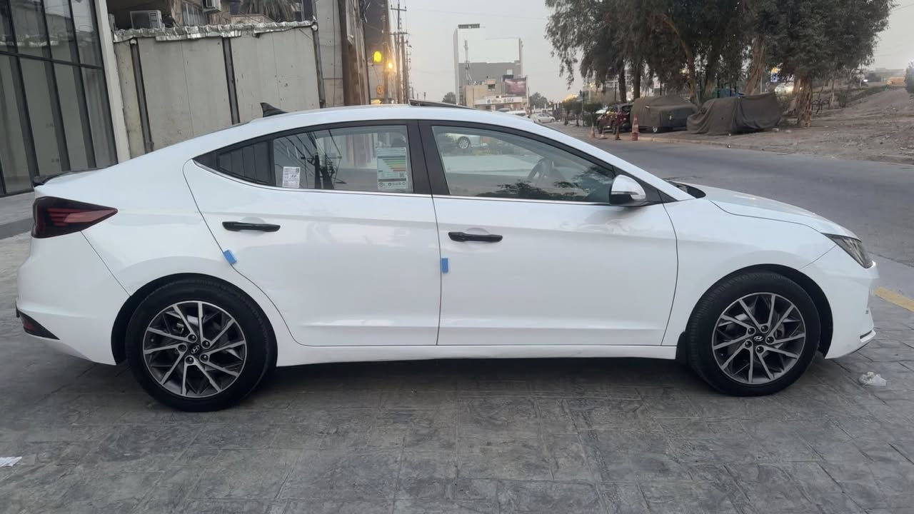 للبيع النترا خليجي الكاصد ٢٠٢٠ فول ١/١ مكفوله من الصبغ والتبديل
سياره جداً نظيفه رقم بغداد مشروع وطني الرقم الجديد 
سنويه ب اسمي 
المواصفات :-
١- فتحه ( سلايد ) 
٢- بصمة تشغيل + ابواب 
٣- ترحيب عند الاقتراب 
٤- شاشه كبيره + كامره 
٥- محرك ٢٠٠٠ دوش مكفول 
٦- صندوق ذكي 
٧- حساسات امامي خلفي 
٨- داخل كاربون 
٩- مري شفط + اشاير مري 
١٠- فول تحكم ستيرن 
وباقي المواصفات المعروفه ملاحظه (بيه بارد جداً بسيط مكانين)
عنواني بغداد حي الجامعة السعر ١٥٨ ورقة
***********
