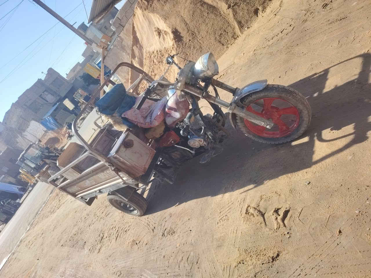 ستوته جمره موديل ١٣ جاهزه شغاله  أوراق اصولي نقص كهربايات فق سعر ٧٥٠ وبيه مجال 
رقم الهاتف ***********
