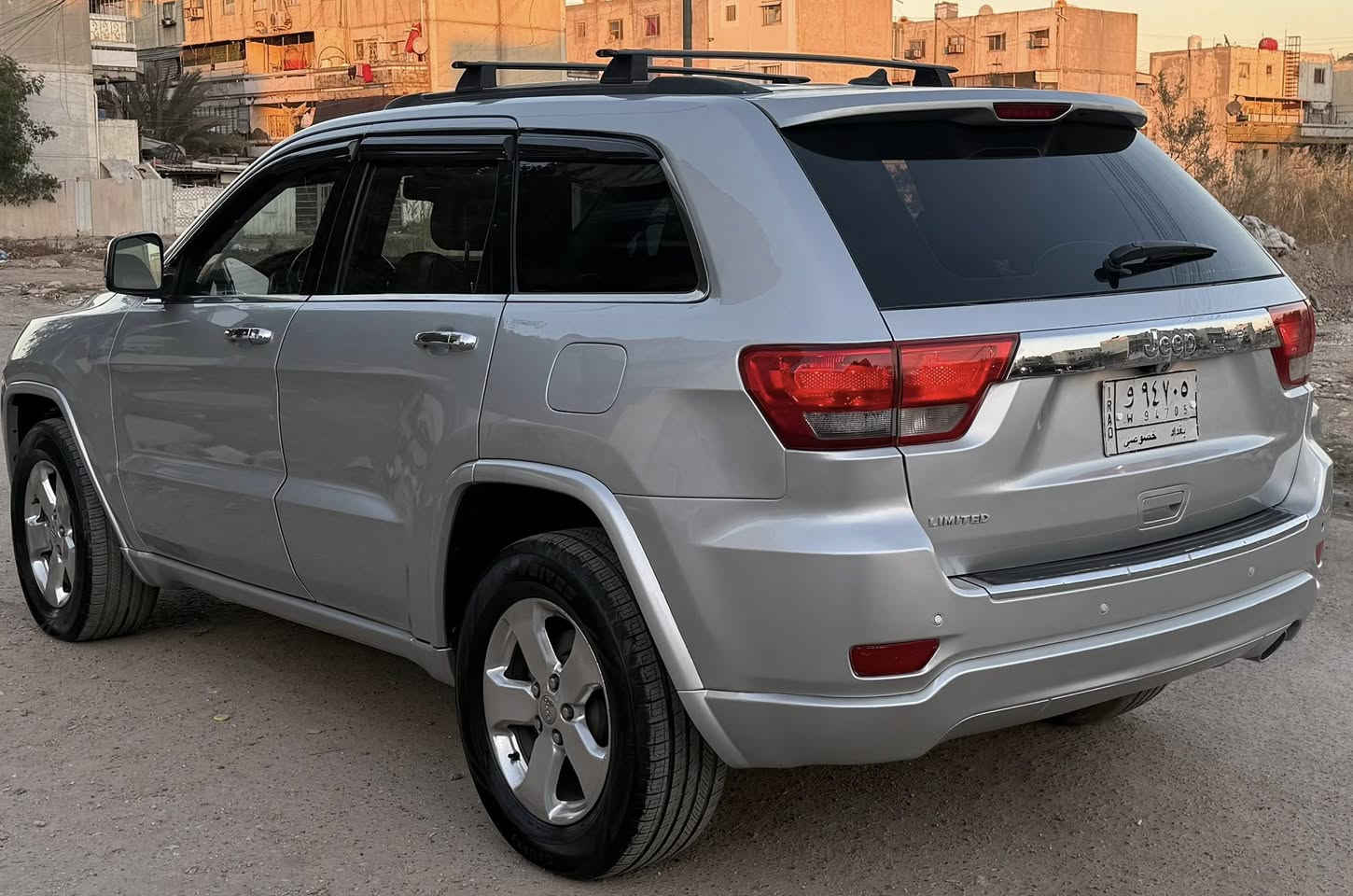 جيب لاريدو موديل 2013 
لمتدد فول مواصفات 
كير مكينه كفاله 
صبغ حزام بدون كل دواخل 
تخم تاير ويل كب كارتون 
السياره جاهزء من كل شي
السعر 143 وبيها مجاال بسيط 
للاتصال ***********
