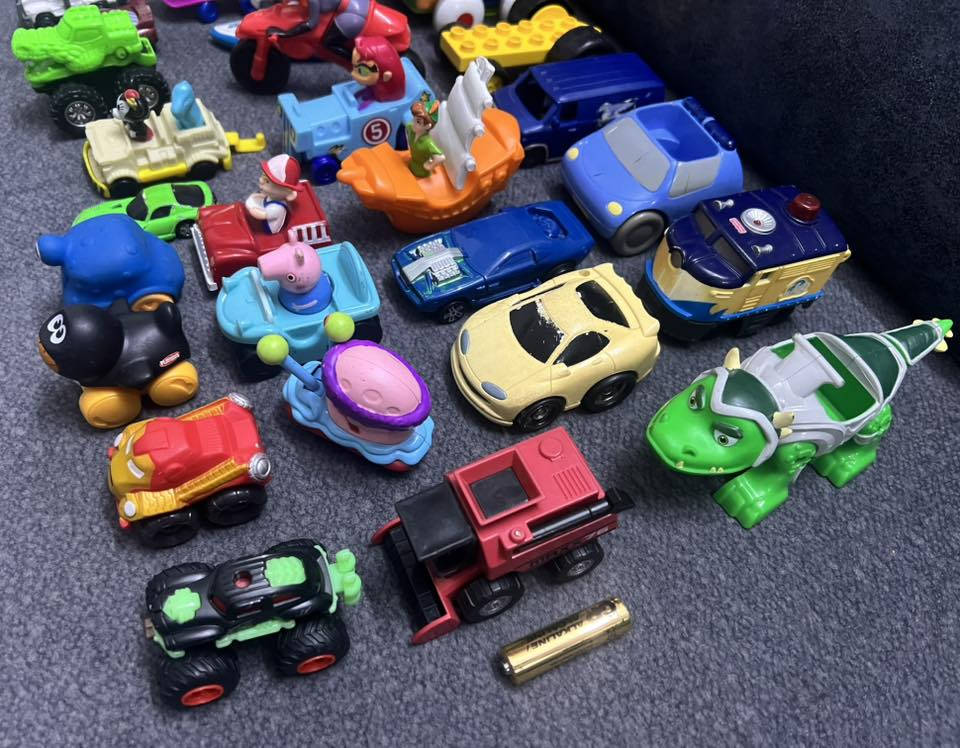 مجسمات وسيارات سعر القطعة الف دينار فقط
اقل طلب 10 قطع 
توصيل بغداد 5 الاف


**إذا كنت صاحب هذا الإعلان وتريد حذفه لأي سبب، رجاءا أرسل رسالة إلى الدعم الفني**