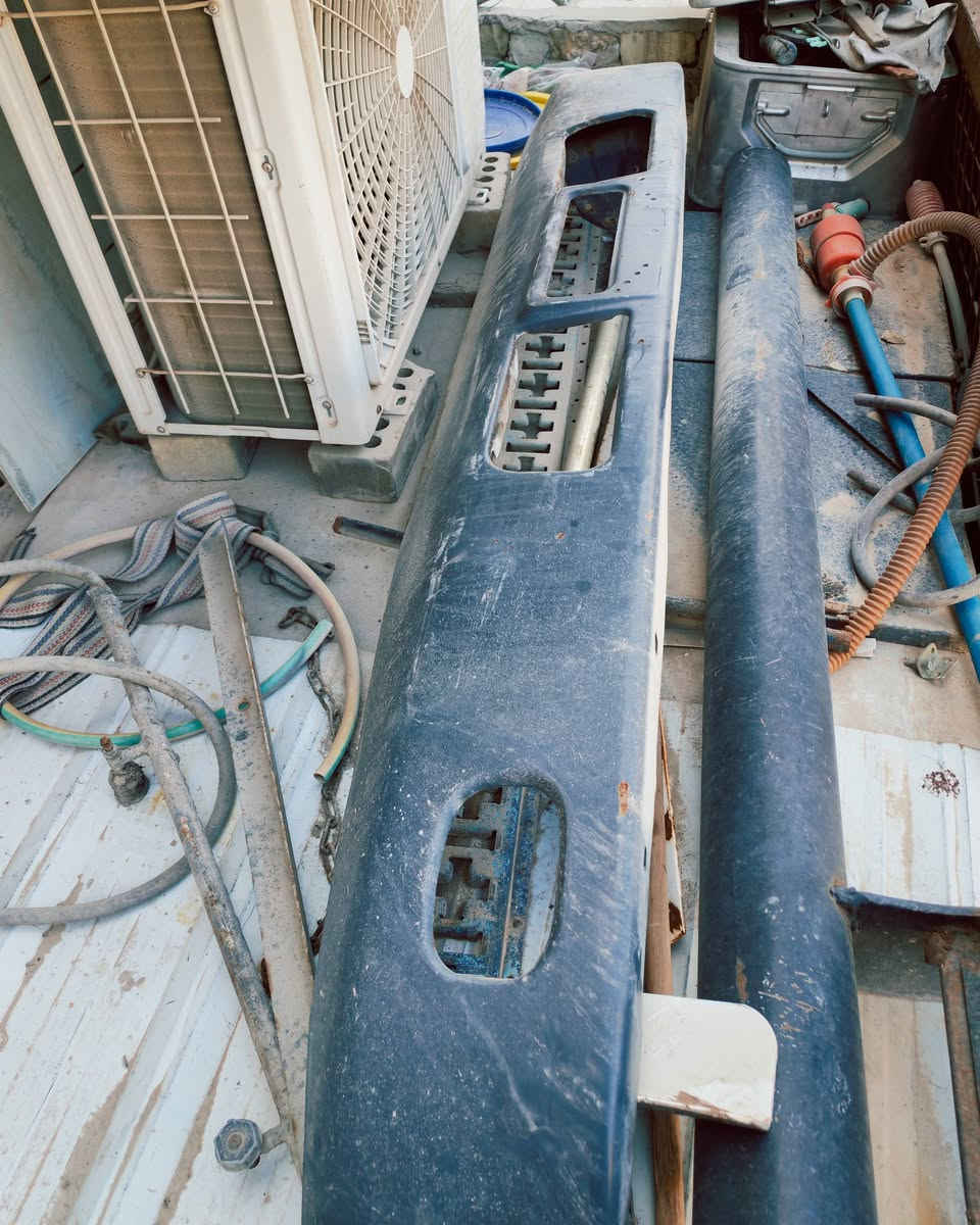 فلنجات عدد 2 مال كنتر نضيفات موؤسسه وروط ستيرن بيه عواج خفيف وعندي دعاميه خلفيه مال هينو أو فوزه حديد ودعاميه اماميه مال فوزه وهورن هينو نضيف قيم بلي يرضي بيه الله العنوان بغداد العبيدي للاستفسار ***********
