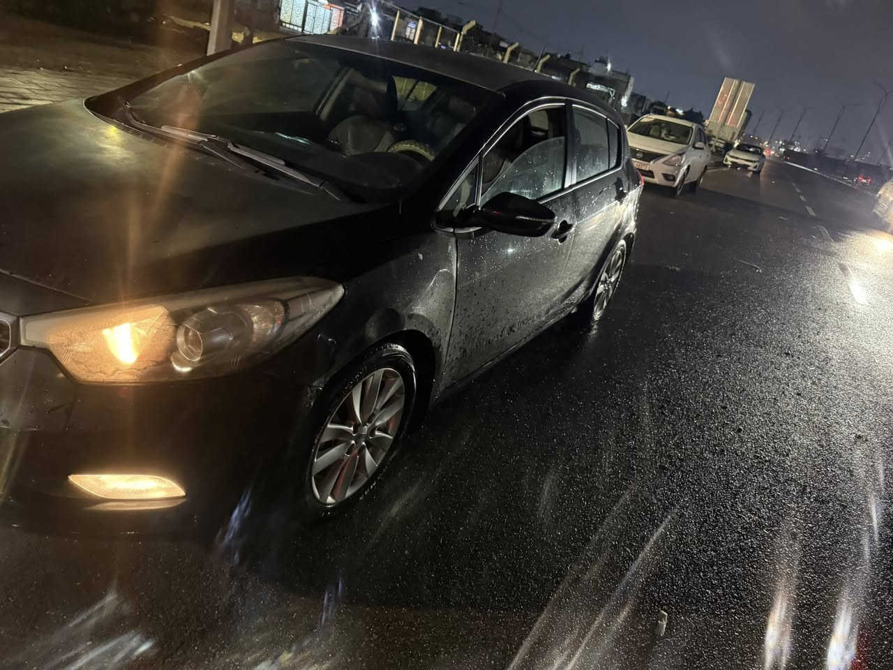 السلام عليكم كيه فورتي 2015 أمريكي صبغ ثلاث قطع بدون دواخل سياره خير من الله باسمي رقم بغداد السعر 75 ورقه قفل بيع سريع مكان السياره بغداد تبريد ثلج صدر امامي خلفي جديد ***********
