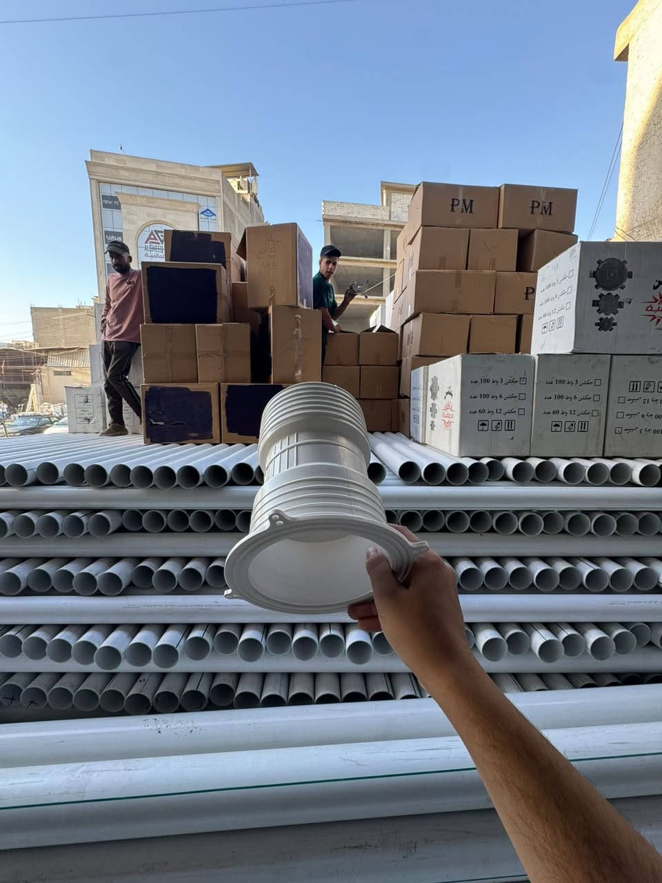 السلام عليكم 
توفر  رباط كونكريت بكافة الاحجام 
2 انج 
3 انج 
4 انج ناصي 
4 انج عالي 
لدى شركةالطويل بلاست-Altaweelplast
للاستفسار :-***********
