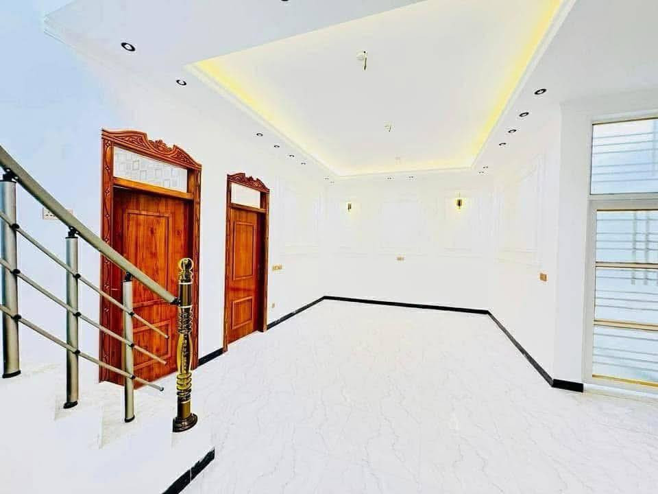 دار سكني #للبيع 
مساحته 200 متر
موقعه الديوانيه #التقيه_الثالثه
قرب مجسر المشاه قريب علشارع العام
براني 
صالة 
مطبخ 
غرفتين 
مجمع صحيات 
كراج حديقه

#السعر خاص

⚜️ للاستفسار مراجعة
   ((مـــكـــتـــب الــــتـــراث ))
⚜️الكائن في العروبه شارع سيد مكي 
⚜️ مقابيل اللجان الطبية 
—————————————-
☎️ /***********
