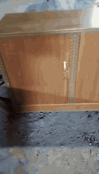 غرفه ام 6 بوب اخت الجديده للبيع السعر 550 وبيه مجال وبوفيه صاج ثقيل 3 بوب ب 80 الف مكان زعفرانيه ***********
