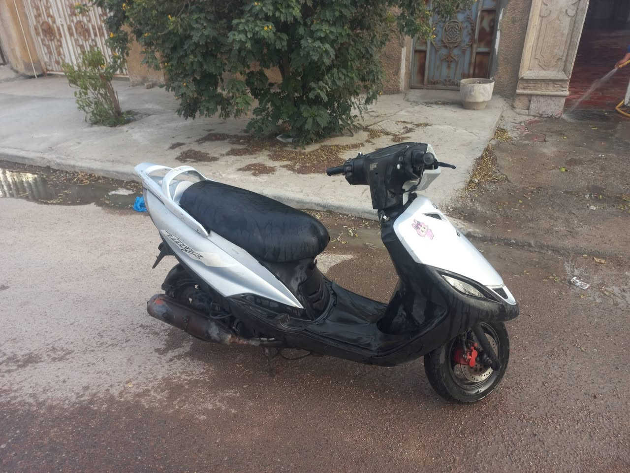 سلام عليكم دراجة ماكس 140 شغالة سلف هندر نكرة اي وقت كهربائيات كلها شغالة للبيع السعر 550 وبيها مجال 
***********
