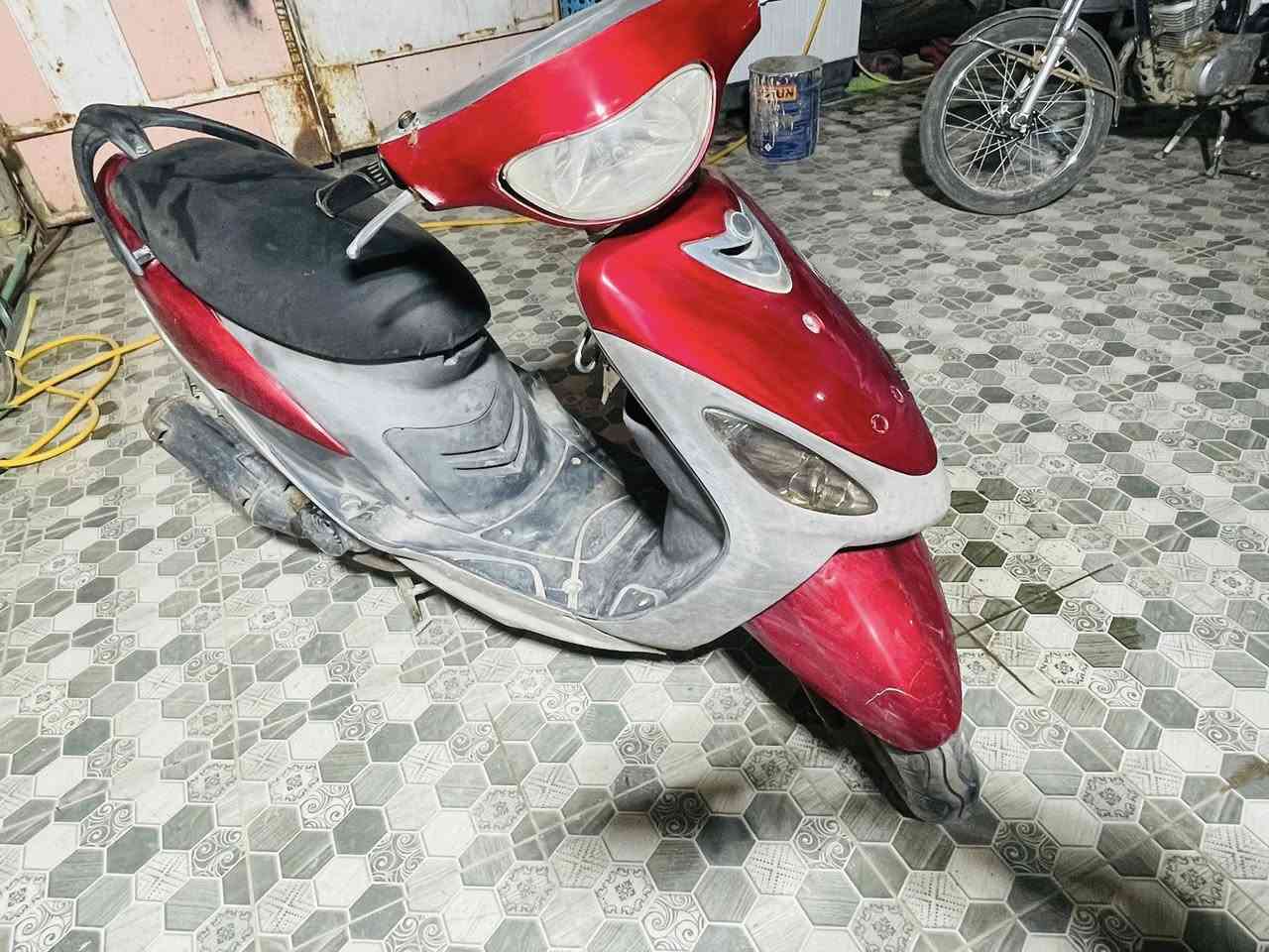 للبيع ماكس منغولي نضيفة مكينة مبدل رنكات 
وياها صالنصة ثانية رياضي ودبلات اصلي وسوباية وكابريترات ٣ 
الدراجة سعرها ٤٠٠ 
***********
