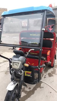 ستوتة شحن البيع نضيفة بطاريات ستة كاملة ماناقصهة اي شي بس بيهة بطارية ...