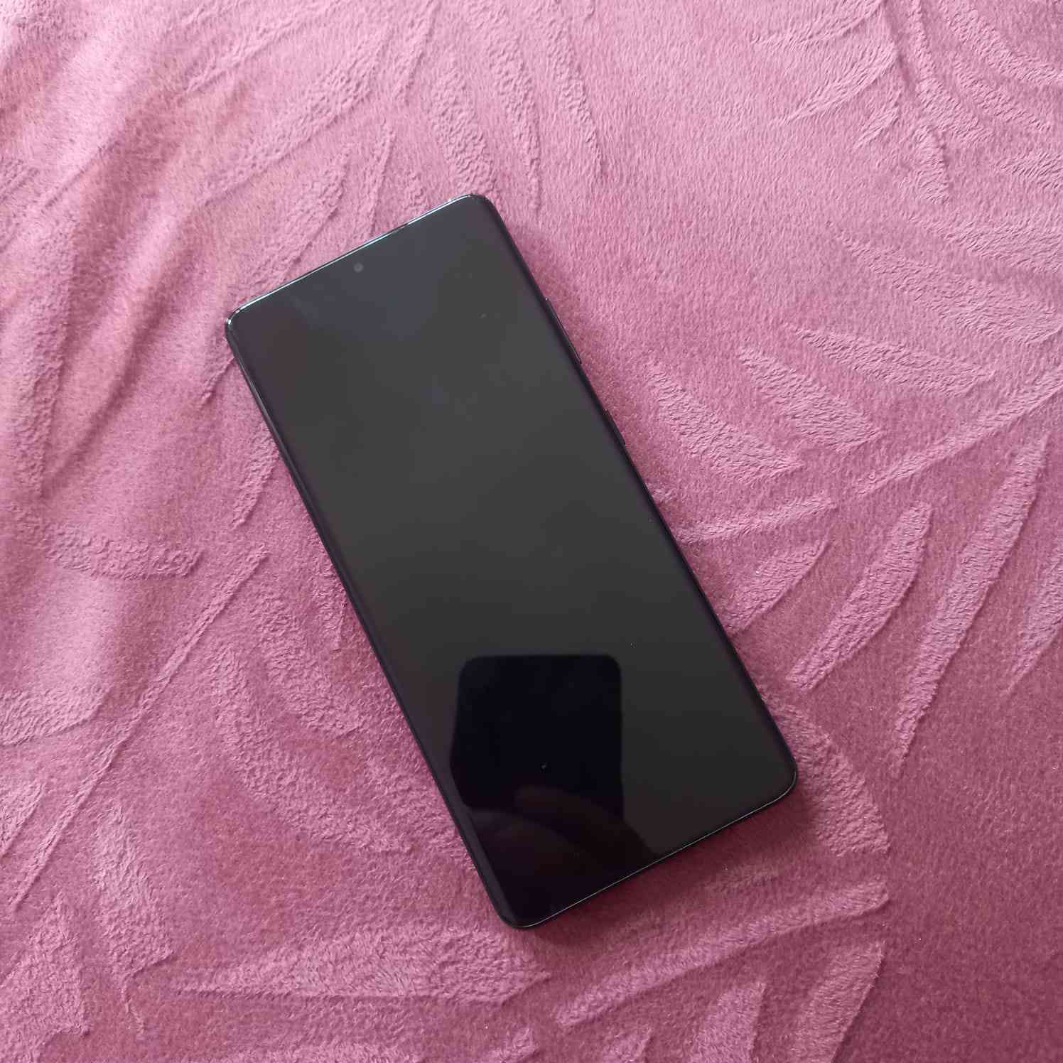 للبيع مستعجل : Samsung Galaxy S21 Ultra 5G
السعة: 128GB
 الحالة: نظيف كلش بدون خدوش
 الملحقات:  شاحن
 اللون: اسود 
 السعر المطلوب: ~300,000 د.ع 
 بغداد زيونه


**إذا كنت صاحب هذا الإعلان وتريد حذفه لأي سبب، رجاءا أرسل رسالة إلى الدعم الفني**