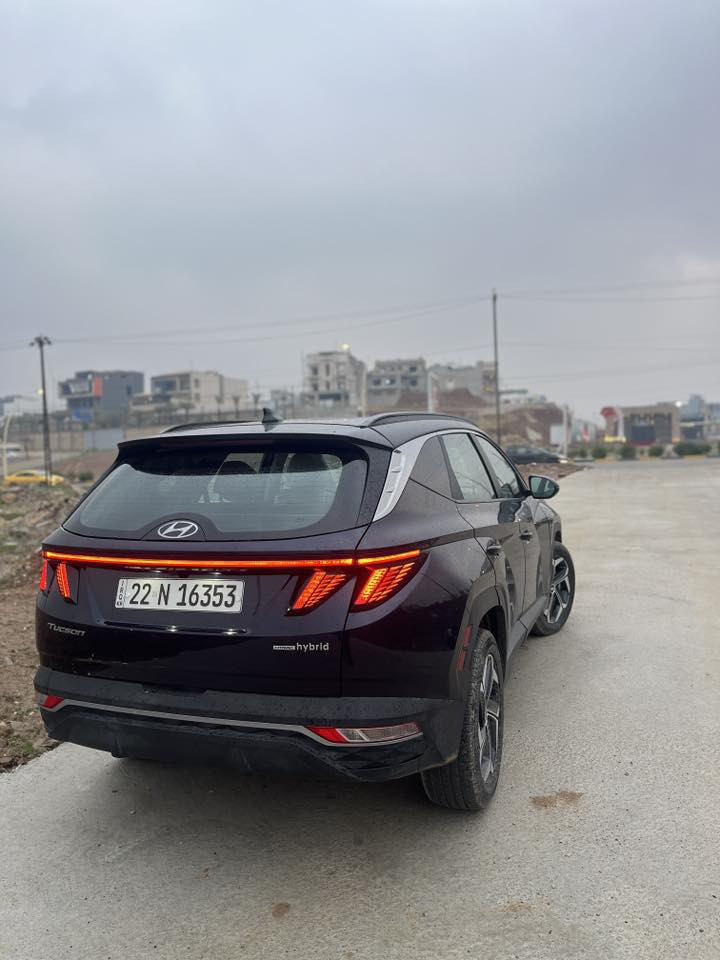 سلام عليكم
توسان 2024 هايبرد فول مواصفات اعلى فئه بالتوسان السياره ماشيه 15الف كيلو
 رقم الشاصي موجود بالصور
شاشه كبيره عدادات دجيتل 
بانوراما على طول السياره 
صندوق كهربائي 
تحكمات بالمقعد كهرباء 
بصمه وتشغيل عن بعد
تدفئه كشنات
4وضعيات قياده 
رقم الموبايل ***********
واتس اب ***********
