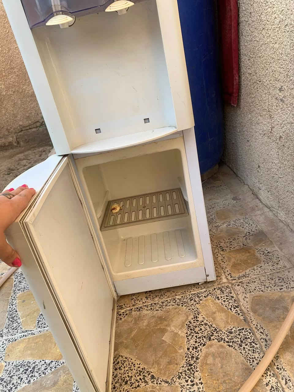 السلام عليكم براد للبيع نضيف أضرار بس الثلاجه جوه متبرد ب٣٠الف الي يريده يدخل خاص


**إذا كنت صاحب هذا الإعلان وتريد حذفه لأي سبب، رجاءا أرسل رسالة إلى الدعم الفني**