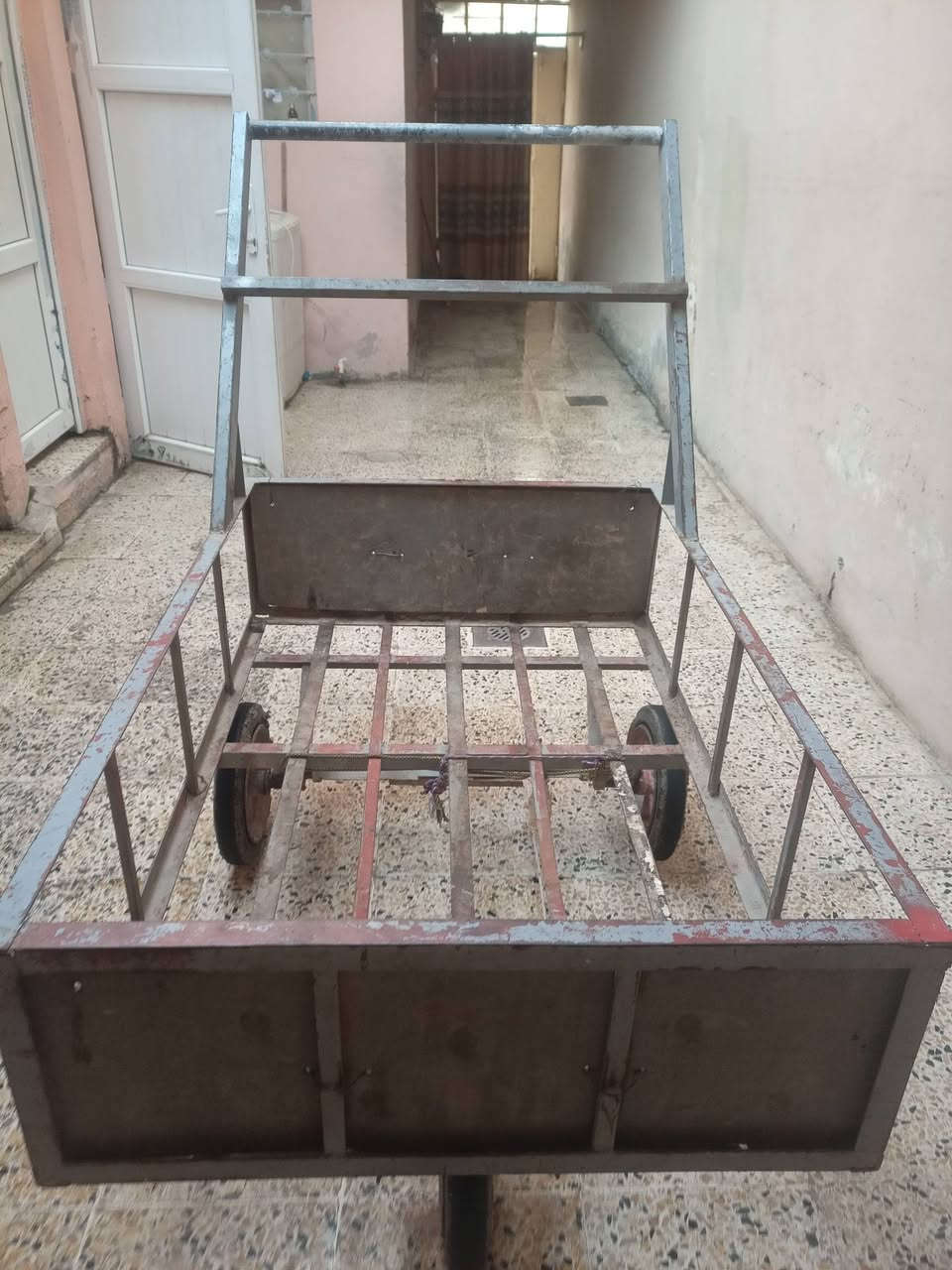 السلام عليكم عربانه كلش نظيفه للبيع حجم كبير مثل ما موضحه امامكم بالصور المراسله علىص او على الرقم


**إذا كنت صاحب هذا الإعلان وتريد حذفه لأي سبب، رجاءا أرسل رسالة إلى الدعم الفني**