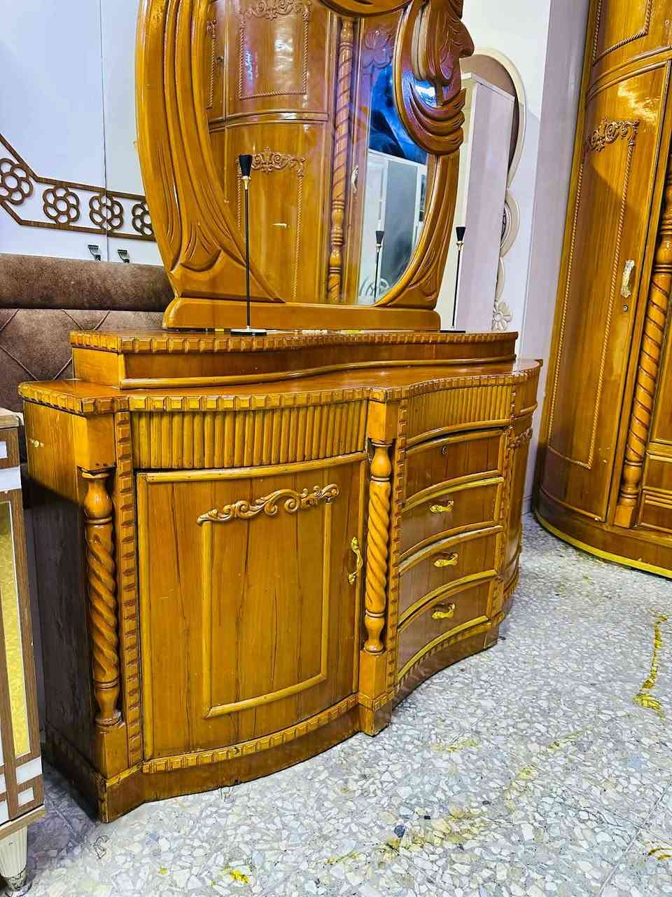 غرفة نوم مستعملة🇮🇶
موديله ثقيل 5 ملم 🪵 
 نضافة90 ٪💯
6 باب ملحق عالي 
ضهر جرجوبه💥
دنگ زان 🪵 
عدد القطع / 6
نضام / أبواب 💢 
سعرها / 800/750 💸
نقل فقط داخل بغداد مجاني🚛
يوجود توصيل محافضات 🚛


**إذا كنت صاحب هذا الإعلان وتريد حذفه لأي سبب، رجاءا أرسل رسالة إلى الدعم الفني**