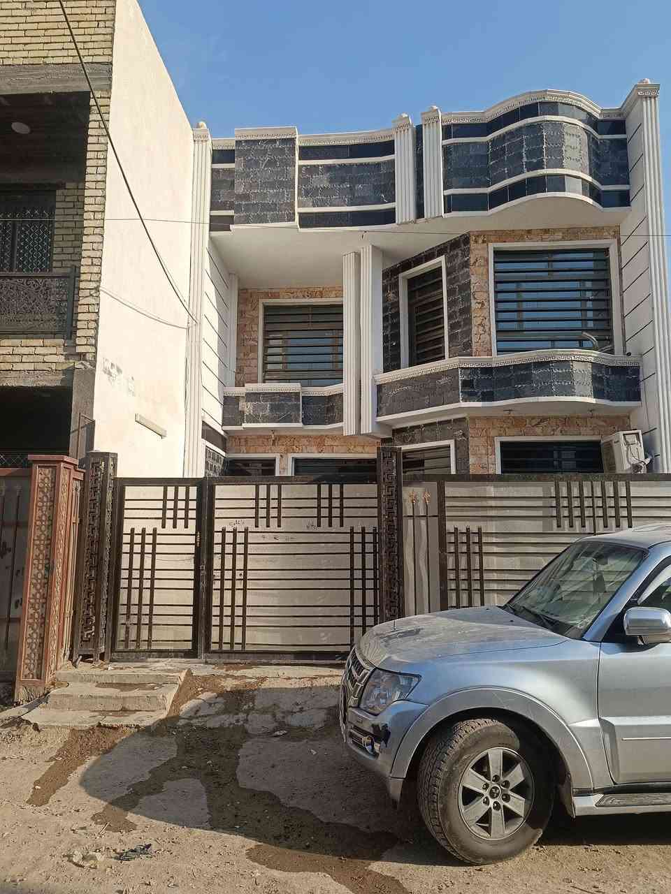سلام عليكم دارللبيع 150متراربع  غرف نوم واستقبال ومطبخ هول حولي واجهة سبعه ونص ونزال عشرين تحتوي على حمامين فوك وجوة بناءحديث 23السعر 193قريب ع مدرسه سامراء رقم الهاتف ***********
