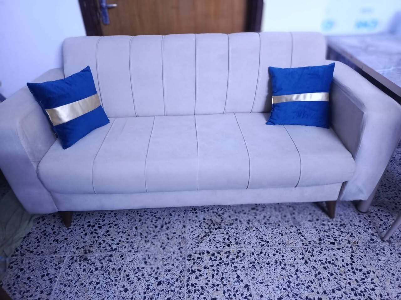 تخم ٧ مقاعد للبيع نضيف اي ضرر مابي السعر ٢٥٠ بي مجال بسيط مكانه بغداد الغزاليه


**إذا كنت صاحب هذا الإعلان وتريد حذفه لأي سبب، رجاءا أرسل رسالة إلى الدعم الفني**