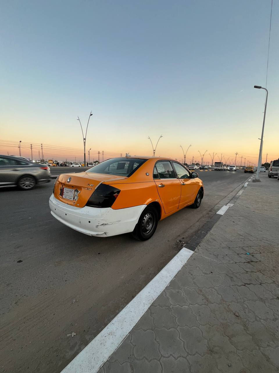 سلام عليكم اخوان سياره جيلي موبل كير مكينه بلاد بلكارتون ما نقصهن برغي كهربائيات كامله سياره ماعليك لا هيئه ولا غرامات تاخذ صافي راعيه يريد تحويل سنويه صارله ١١شهر من منتهيه سياره جاهزه وبديه حلو نواقصه بس دبه مال لبريك ما اعرف شسمه ويده مال باب سايق الخلفي البنيد طاير ع جامه موضحه بتصوير *********** تفاصيله كامله ذاكره وسعره ٣٢ مكان سياره البصره الزبير
