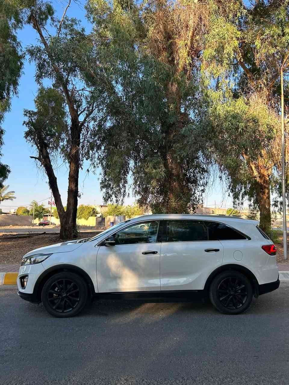 KİA SORENTO
موديل 2017 خليجي 
6V محرك
ماشي 129 الف 
حساسات اماميه خلفيه 
 كراسي و صندوق كهرباء 
بصمه  و بعد غير موصفات 
صيانه كامل بدون مصاريف 
كير محرك مكفول 
سياره بدون حادث مكفول من صبخ 
رقم سليمانيه سنويه بسمي 
عنوان كركوك بطاقه بنزين
سعر 200$ 
هاتف ***********
