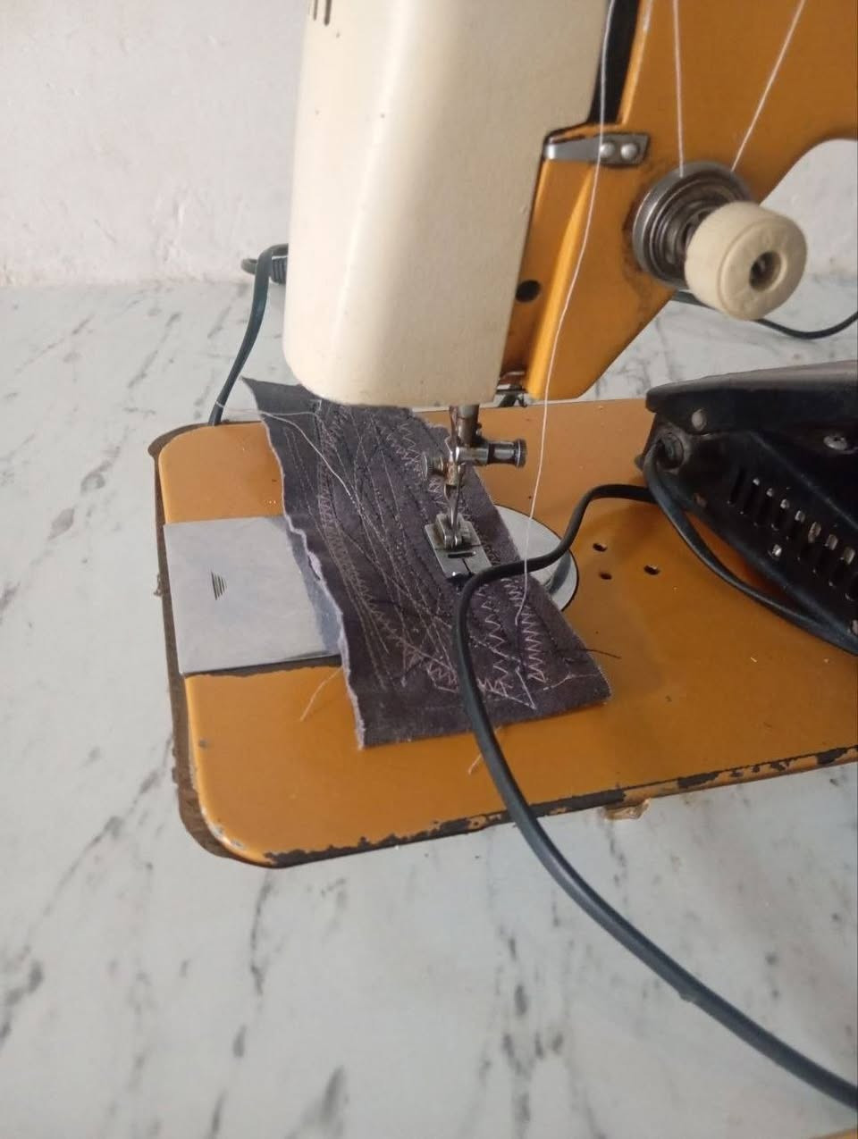 السلام عليكم ورحمة الله وبركاتة ماكنه خياطه ياباني الاصلي ماكنة جاهزه للخياطة اي نقص  التواصل على هاذ الرقم ***********
