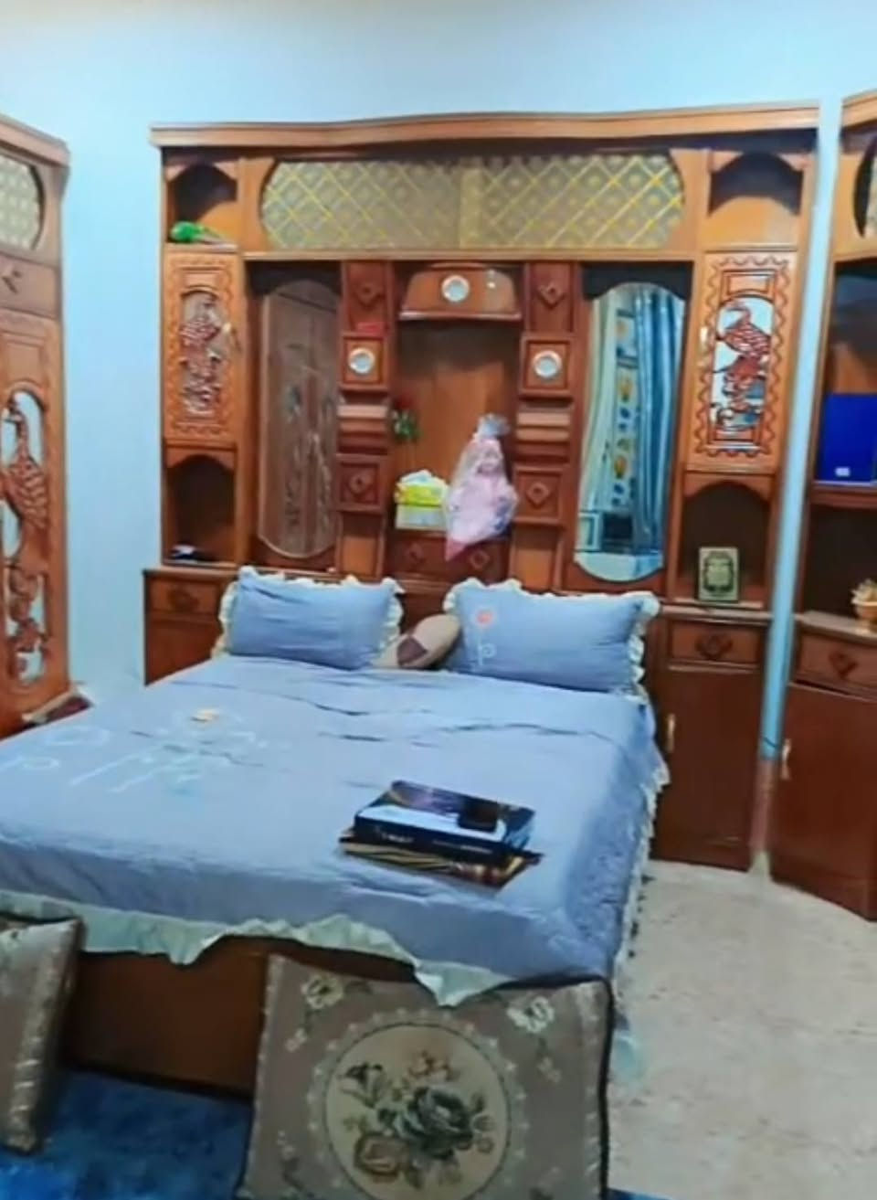 للبيع غرفه حطاطه جديد سعر مليون وعنوان لحبانيه رقم *********** للإستفسار
