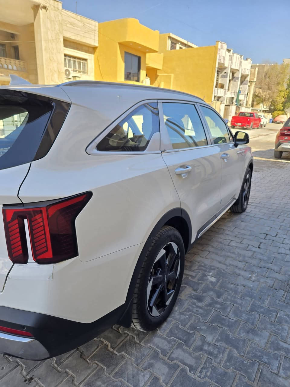 السلام عليكم للبيع سورنتو 2025 اربعه سلندر مواصفاتها مال سته سلندر تجي سبعه راكب 3قطع تبريد داتا شو شاشه متصله صندوق كهرباء اوتو هولد سايد بريك دكمه كير موس شفتات ستيران وهواي مواصفات بعد بيها السياره جديده حيل مكفوله كفاله عامه ماشيه 19 الف رايدها ب280 للاستفسار الاتصال ***********
