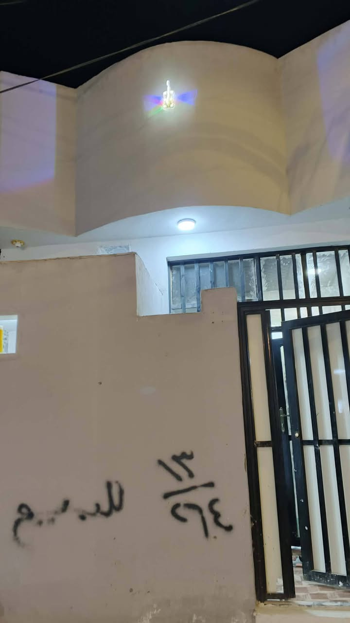 50متر قريب للشارع وخدمات كامله
بسعر 24 وبيه مجال العنوان مقابيل ملحق قريه الغدير

للاستفسار اتصال ***********
