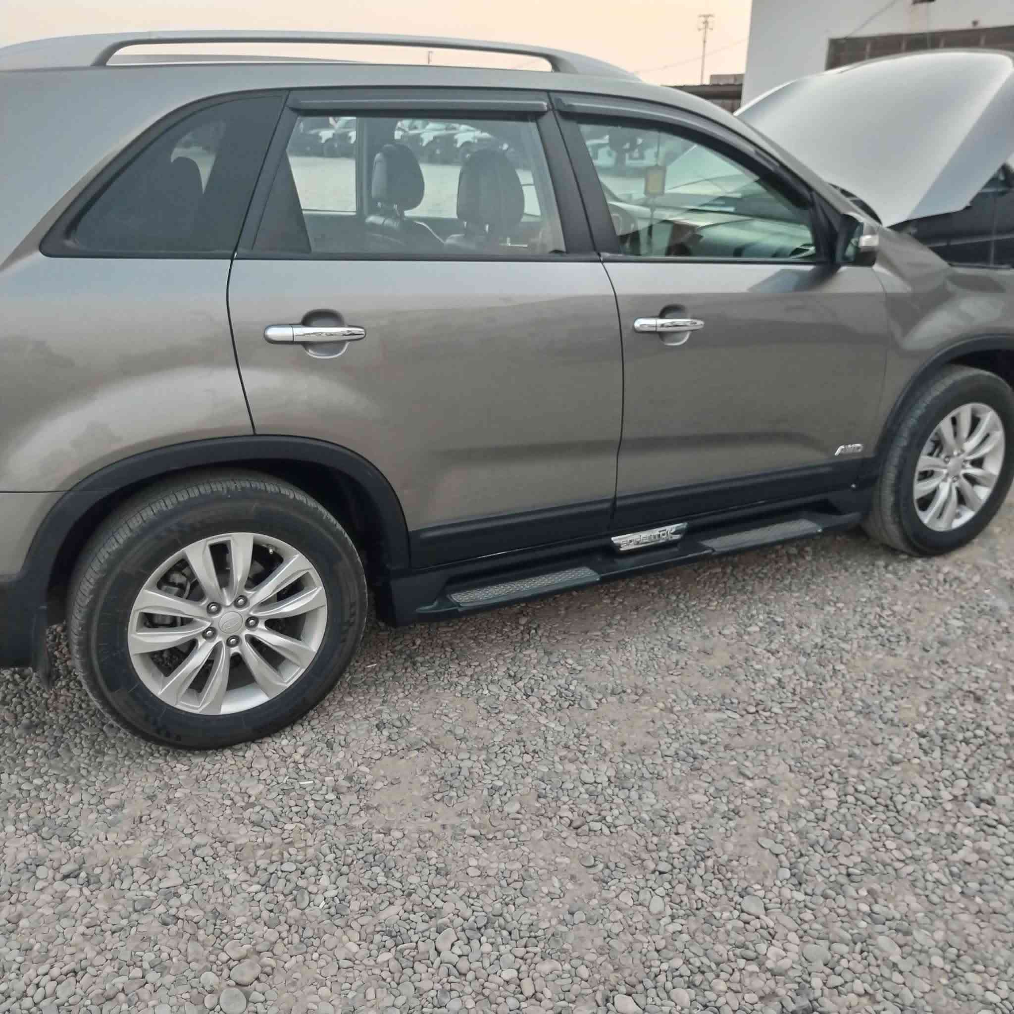 سورنتو للبيع موديل 2011 فول مواصفات تبريد 3 قطع 7 راكب رقم دولي بسمي شرط التحويل والغرامات كابون بانزين ضررها باب السايق أمبدل ابلادي او الجاملغ أمبدل تجاري بدون دواخل شرط الفحص
عنوان كركوك الحويجة
***********
