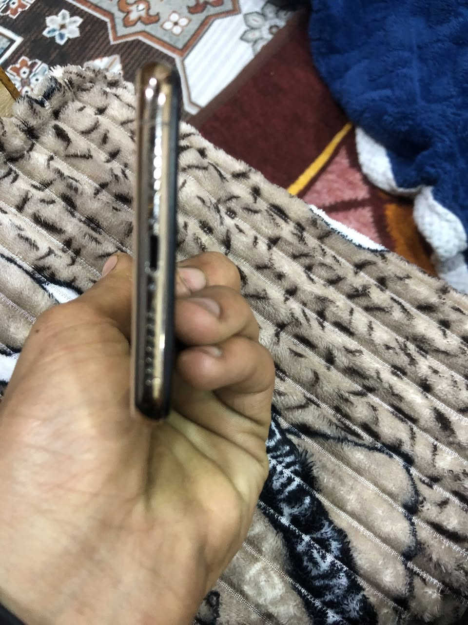 ايفون اكس ما كس ذكرة ٦٤ بطارية ١٠٠مبدلة فيس أيدي شغال 
الجهاز كلشي ما بي كلو شغل بس بي فطر بل الشاشة وما ماثر 
مكاني موصل الجديدة 
سعرو ١٦٠وبي مجال قليل 
***********
بي واتساب
