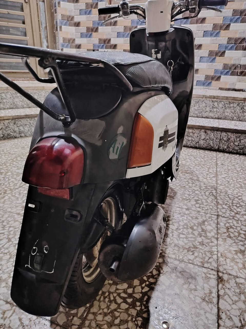 السلام عليكم دراجه بوليس كفاله عده الباتري كالشي شغال شلعه ومعدل السعر 700 الف وبيهى  مجال شي بصيط مكاني كربلاء الحر *********** ما متواجد مازنجر اتصل ( المو شراي لايخابر)
