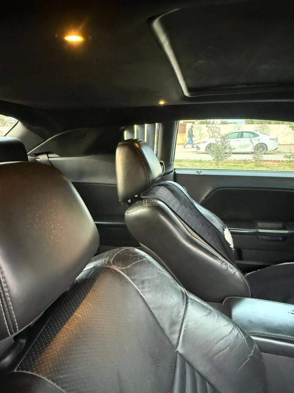 جالنجر 2014 فول مواصفات مؤية للبيع او مراوس بأقل السعر 95 وبيها مجال 
المواصفات

_بصمه تشغيل + بصمه ابواب 

_كشن السايق كهرباء

_تبريد قطعتين

تحويل سبورت 

_شاشه كبيره

_زنون جديد

_فول تحكم ستيرن

_كشنات تدفئه

_نظام سبورت

_جام كهرباء

_مري كهرباء

_ويل ٢٠ 

 _سقف كنتارة

- ارقام نكليزي سنوية بسمي  

- سستم صوت دمام انفنتي

***********

***********
