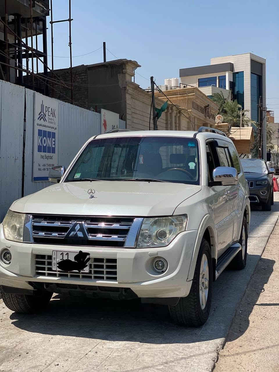السلام عليكم باجيرو موديل 2014 حبتور محرك 6 سلندر 3500 كير محرك مكفول سياره بيه مكانين بارد صغار 
فتحة كشنات جلد حاكيه زراك لايت
كشنات كهربائية شاشه حجم كبير ٧راكب دمام خلفي
٣ قطع تبريد مري شفط دفع رباعي
٥ ويل ثلاجة مري شفط حساس خلفي
كامره خلفيه تخم تاير جديد
مع صدر خلفي امامي جديد رقم بغداد بسمي الجديد سياره كلش جديده 
عنوان بغداد 
*********** 
***********
