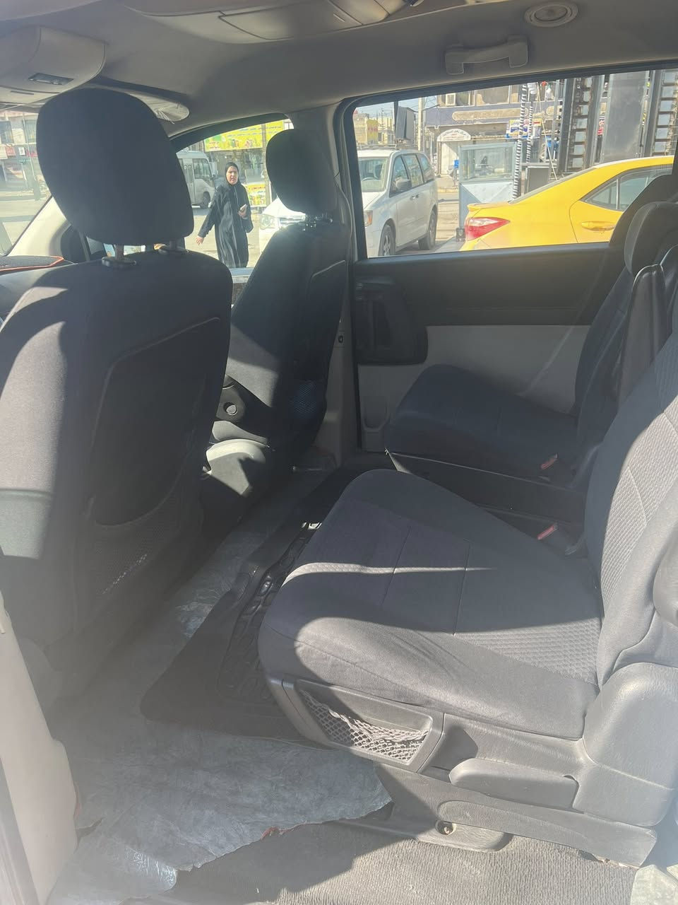 سلام عليكم دوج كرفان  2010.
حادثها جاملغ خلفي موضح بلصور 

مواصفات 

بيبان سلايد كهرباء 

تبريد ٣قطع 

منظومة عاز 

تحكم ستيرن 

تخم

 تاير جديد 

محرك ٣٨٠٠

صدر جديد مصار شهر 

سيارة احلى من لصور 

مكاني بغداد 

السعر 128

***********

***********
