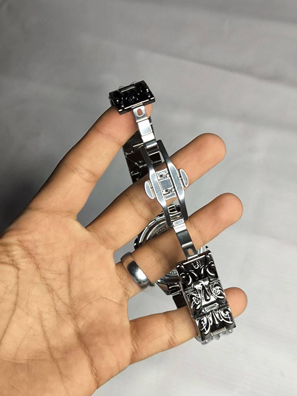 ساعة وارد اوربي DHL اورجنال شرسه
تحفة فنية 🥹🔥
بمحبين الرعب والفخامة
مكينة كوارتز 
ميناء شرسة وفخمة اسود مزودة بمنفذ تاريخ
اميال لامينوس 
مقاومة ماء وغبار 
زجاج معدني ضد الخدش 
قفل فراشة

ملاحظة :- متوفر قطعة واحدة فقط 

السعر :-30 الف ع اول تم
للحجز والاستفسار يرجى مراسلة الصفحه


**إذا كنت صاحب هذا الإعلان وتريد حذفه لأي سبب، رجاءا أرسل رسالة إلى الدعم الفني**