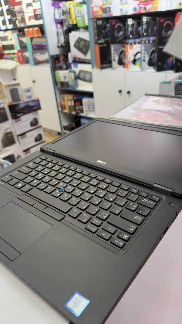 Dell Latitude 5480

معالج Intel Core i7 الجيل السادس يوفر أداءً مستقراً لإنجاز المهام اليومية والعمل المكتبي.

المواصفات:

* معالج: Intel Core i7
* الجيل: السادس
* الذاكرة: 8GB RAM
* التخزين: SSD 256GB
* الشاشة: 13 إنش Touch
* كرت شاشة: NVIDIA 2GB
* نظام التشغيل: Windows 10

الاستخدامات:
مناسب للدراسة، الأعمال المكتبية، إدارة الحسابات، التصفح، الاجتماعات عبر الإنترنت، وتشغيل البرامج اليومية بسلاسة
.

المخزومي للالكترونيات 
وياك لانك تستحق الافضل 
العنوان: النجف - شارع غري نفط  
للاتصال على الرقم التالي 
***********
