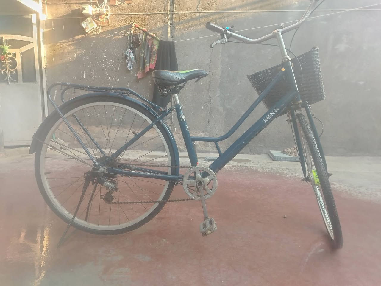 سلام عليكم عندي بلسكل حجم ٢٦ السعر ٥٠ الف رقم ***********
