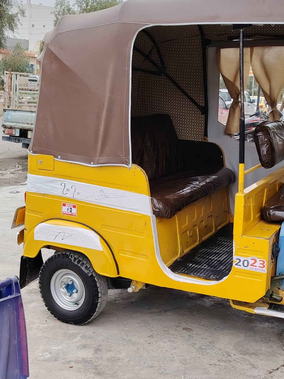 يا الله تكتك موديل ١٩شهر ١٢  يعني داخله بل ٢٠  معمره دوس  بيه طخات خفيفه مكينه اكسل كفاله  تكتك خرسه   مرقم نكليزي  مكان ديالى بعقوبه شراي يتصل 
***********
سعر ٥٩٠٠
