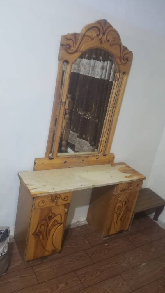 غرفه نوم سويدي هنش ونص نظيف 
الدولاب خمس فتحت العرض 200الارتفاع مترين وعشرين العمق خمسين السرير العرض 180في190
تسريحه 2كمندينوا بسعر 190الف
@ [122216886758531277:49210:@إشارة]


**إذا كنت صاحب هذا الإعلان وتريد حذفه لأي سبب، رجاءا أرسل رسالة إلى الدعم الفني**