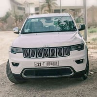 جيب كراند شيروكي 2018 لمتد فووول  رقم بغداد شرط التحويل ماشية 82 الف م...