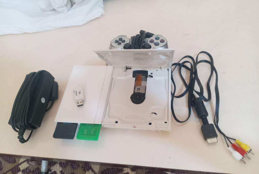 بلي من النوادر لون ابيض نضافه 100٪كامل ملحقات فلاش ١٦ كيكه +فيش تحويل جوستك وحده يشغل أقراص سعر 55الف دهل اوران, واسط


**إذا كنت صاحب هذا الإعلان وتريد حذفه لأي سبب، رجاءا أرسل رسالة إلى الدعم الفني**
