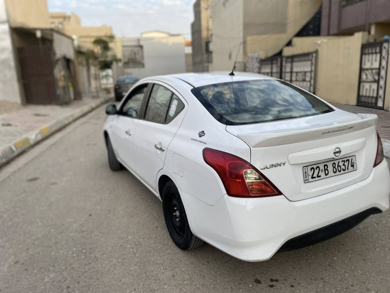 سلام عليكم نيسان صني موديل 2023 هندي بليته زركة سياره كفاله من صبغ وتبديل بيها بارد باب وره سكن ومكانين رصعه رقم وسنويه جديد سياره مابيها نقص ماشيه ٨٠ ألف 
مكاني كركوك 
***********
***********
سعر/١١٥ وبيها مجال
