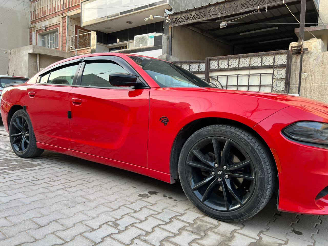 جارجر2018 لون احمر رقم بغداد
بلاك توب  sxt
شاشه كار بلاي كشن كهرباء سائق 
ماشيه 60 الف ميل  قابل للزياده 
حادثها. فقط براكيت دعاميه  ودعاميه مبدله 
وصبغ ربع  بنيد اثر جراد بدون ايرباك 
ادامه كامله على المحرك تخم تاير جديد 
ملاحظه سياره صار عليها فلو اويل. وممبين
***********
