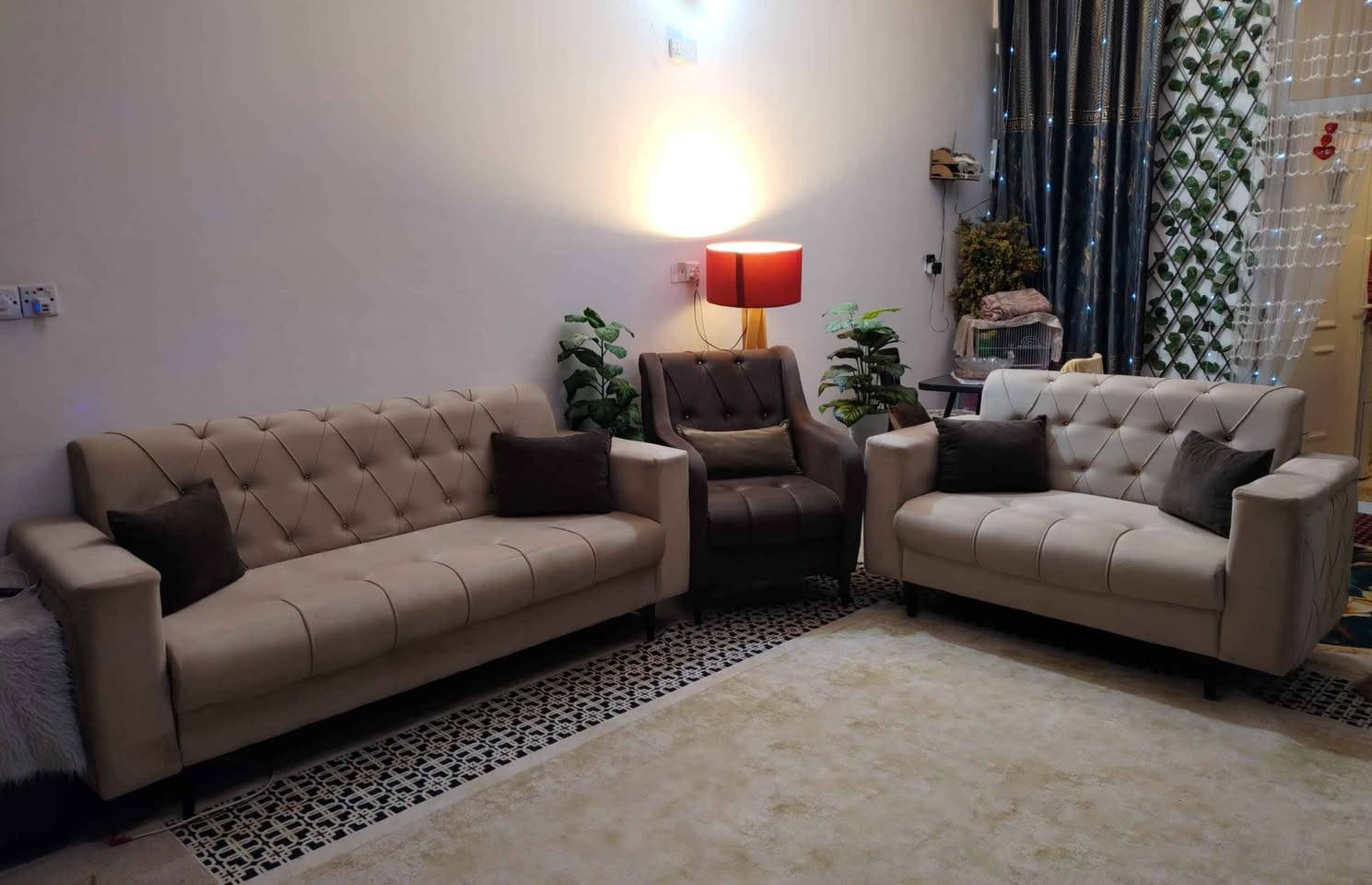 تخم ١٠ مقاعد توصا موديل تركي مودرن تصميم حديث قوي تكمة ثكيل خشب بلوك اسود اسفنج ظغط عالي مميز قماش وتر بروف ضد الاتربة والمي استخدام قليل اخو الجديد شخط ما بي نظافتة ١٠٠ ٪ نظيف جدا مبي اي ضرر... ٥٥٠ وبي مجال بسيط للشراي بغداد, العراق


**إذا كنت صاحب هذا الإعلان وتريد حذفه لأي سبب، رجاءا أرسل رسالة إلى الدعم الفني**