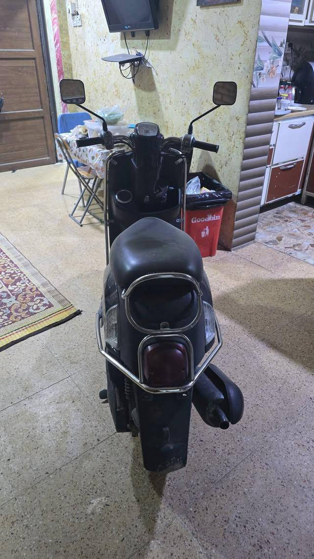 السلام عليكم مكلف بالنشر مكلف بالنشر رجا رقم راعيها موجود وخابرو 
دراجة بوليس نوزل خطين قطة مميزة :
1- موديل 2010
2 - درع تیتانیم
3 کلجات WF
4 - عداد بلادي مختلف مو الكتروني بس بي سيرفس
5- صالنصة M رياضية أم الحساس أجت وية الدراجة بلحاوية
6- كلوب زنون ضوة كلش عالي شرط أبو المسبة 😅
7 - بانزين كلة محسن
8- دهن لكيمولي
9 - علية أدامة كل شهر من تنضيف و فحص و تبدیل دهن ومنطف غرفة احتراق
10 - تایرات جلاتين أصليات التاير الخلفي أضخم من الأمامي
السعر : الأتصال على الواتساب فقط 
***********
