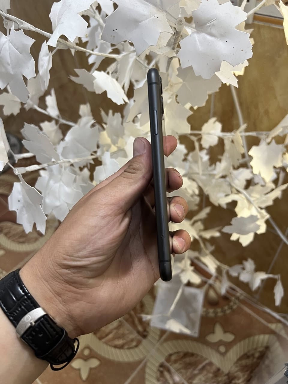 Iphon 11duu camera
128g 
1sim 
Patre 81 
موبايلةكة هيجي نة گوراوة و دةسكاري نة كراوة هةموو شتيكس بيلادية و هيج عيبي نية فقد وردة شوختي كةمي هةية 
سعرةكةي ٢٤٠ هزار ❤️
بۆ داوا کردن نامە بنرن تکایە 
***********
