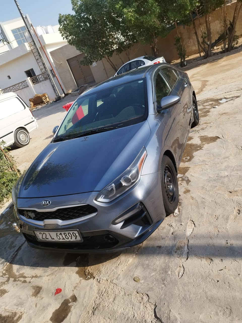 سلام عليكم كيه فورتي 20 كير ايتي مكينه دوش حداديه وتخم تاير جديد ويل 15 غرفه جديده سياره بيه 3 قطع اثنين ضبغ وحده بارد السعر 125 وبيه مجال مكانه كربلاء  هاذا رقمي ***********
